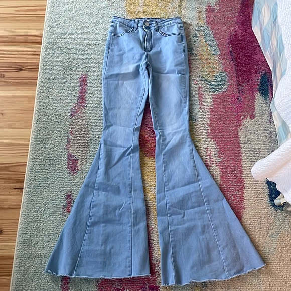 Altar'd State Denim - Altar’d State Bell Bottom Jeans Size XS/00 Short